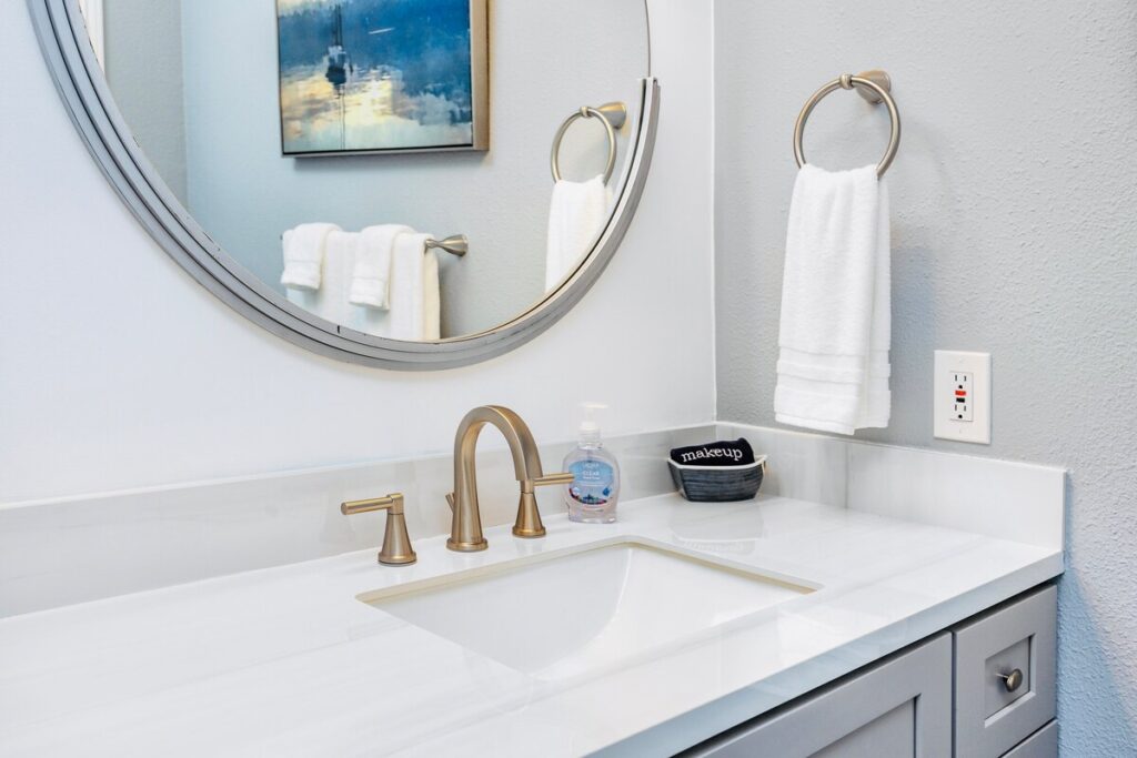 Bedrooms & baths 8