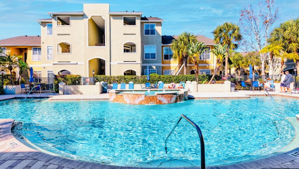Pool & the beach 6