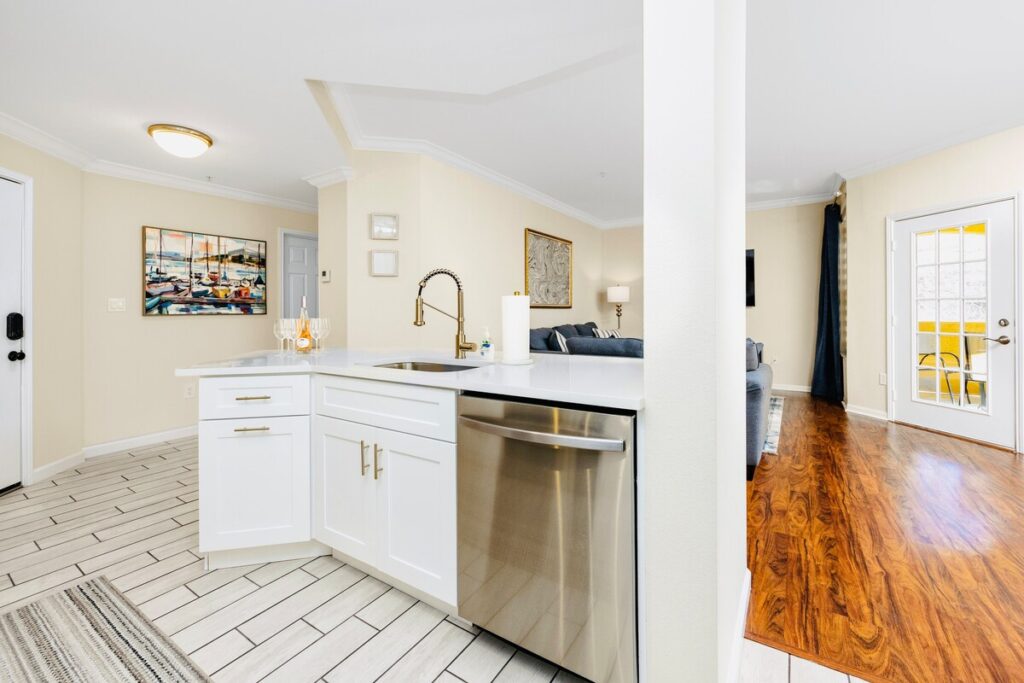 Kitchen & dining 8