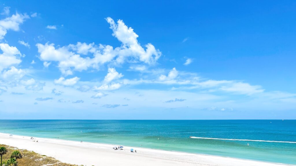 How to Get to Clearwater Beach from Avalon: Driving, Parking, and the Trolley