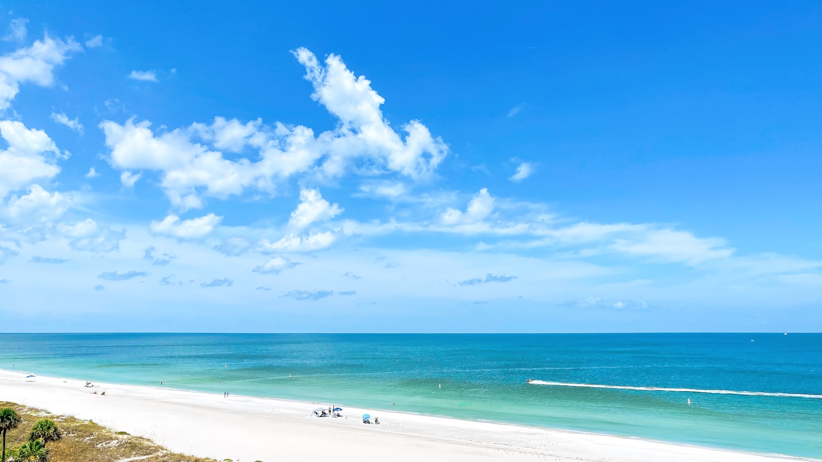 How to Get to Clearwater Beach from Avalon: Driving, Parking, and the Trolley
